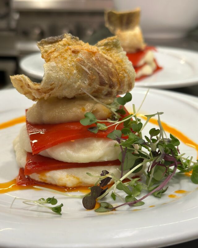 Avui al Menú del Restaurant Miralles hem servit aquest Milfulles de pebrot del piquillo amb brandada de bacallà. 😋 No se us fa la boca aigua? 🤤

Hoy en el Menú del Restaurante Miralles hemos servido este Milhojas de pimiento del piquillo con "brandada" de bacalao. 😋 ¿No se os hace la boca agua? 🤤

www.hotelmiralles.com

.

.

.

.

.

.

.

.

.

.

#hortadesantjoan #hotelmiralles #terraalta #hotelmiralles #ruralterraalta #turismorural #catalunya #escapadarural #catalunyaexperience #travelphotography #tarragona #naturaleza #travel #travelers #gastronomia #gastro #foodlovers #foodies #slowfood #tardor #otoño #autumn